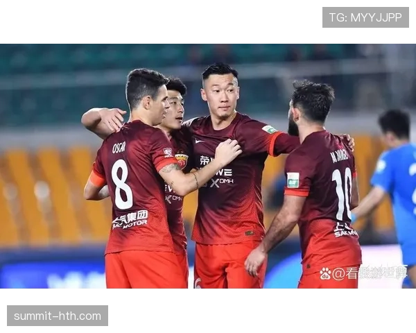 中超巅峰对决：球队表现持续攀升，赛季新格局初现