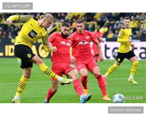 “大黄蜂”的危机:多特蒙德战术混乱、阵容老化,争冠之路陷入迷茫 “大黄蜂”的危机:多特蒙德战术混乱、阵容老化,争冠之路陷入迷茫