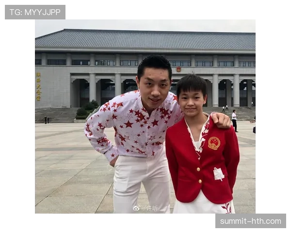 跟许昕同桌吃饭，菜还没上齐他就刷了卡——我当场怀疑人生
